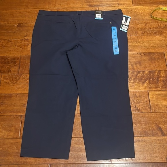 Banana Republic Ladies' Slim-Straight Pant - Picture 13 of 13